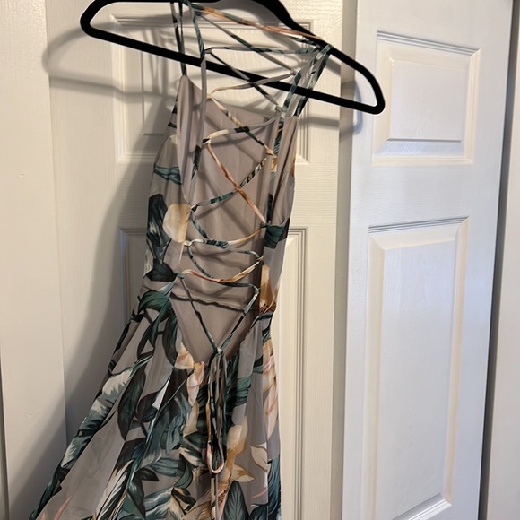 Tropical women’s maxi dress with tie up back. - Picture 4 of 7